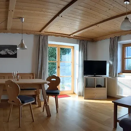 Mathias Kennerknecht Apartment